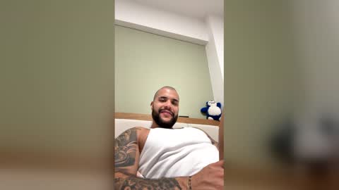 Snapshot of medellindrak chatting on 14, 1, 2026 filippoae online show from 14, 1, 2026