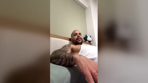 Snapshot of medellindrak chatting on 8, 2, 2026 filippoae online show from 8, 2, 2026