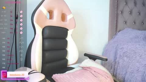 Snapshot of medusa_20 chatting on 27, 2, 2025 Johana  online show from 27, 2, 2025
