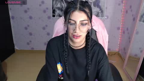 Snapshot of medussa_kat chatting on 12, 3, 2025 Katrina online show from 12, 3, 2025