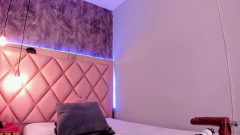 M E G A N online show from 25, 1, 2025