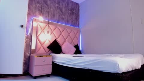 M E G A N online show from 26, 1, 2025