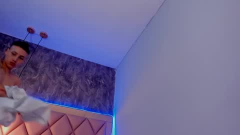 M E G A N online show from 12, 2, 2025