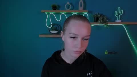 megan_cold online show from 25, 10, 2025