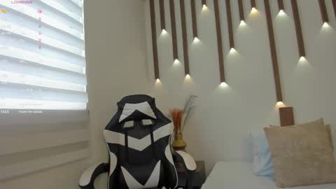 MEGAN COOPER online show from 4, 11, 2025