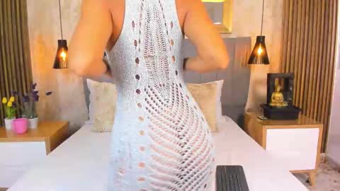 Carolina Paez online show from 9, 9, 2025