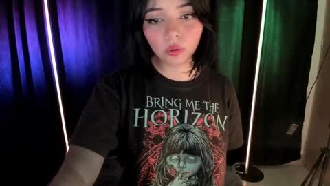 Snapshot of megan_evaans chatting on 6, 12, 2024 welcome guys please help me to reach 100 hands up Thanks online show from 6, 12, 2024