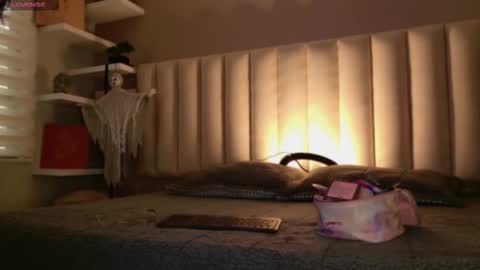     online show from 18, 10, 2025