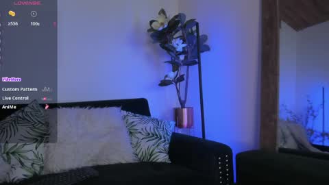 Snapshot of megan_shyne chatting on 17, 4, 2026 megan_shyne online show from 17, 4, 2026