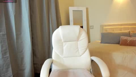 Snapshot of meganconnor_ chatting on 30, 9, 2025 Megan online show from 30, 9, 2025