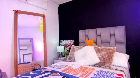 Emma Cyrus online show from 12, 3, 2026