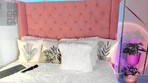 Snapshot of meganfox9 chatting on 11, 3, 2025 Megan Nice to meet you  online show from 11, 3, 2025