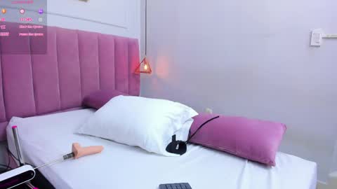 Megan  online show from 28, 4, 2026