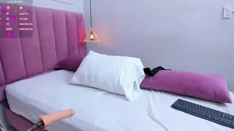 Megan  online show from 30, 4, 2026