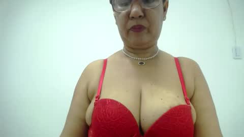 Snapshot of megatitsxxx chatting on 21, 12, 2024 milfpleasure online show from 21, 12, 2024
