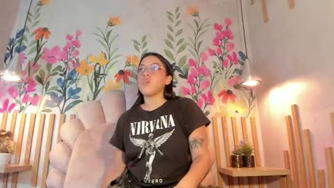 Snapshot of meggy_mae chatting on 18, 5, 2026 MEGGY MAE online show from 18, 5, 2026