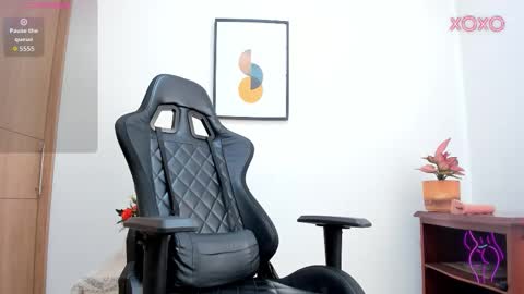 Snapshot of meghan_falcon chatting on 15, 10, 2025 Meghan  online show from 15, 10, 2025