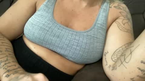 Snapshot of meghannnwesttt chatting on 6, 7, 2026 MeghannWest online show from 6, 7, 2026