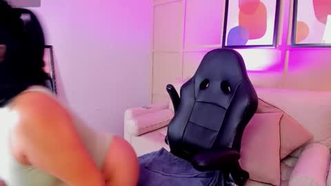 Snapshot of meivis__ chatting on 24, 11, 2025 Melvis online show from 24, 11, 2025