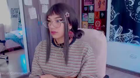 Melissa  -  -  Please help me to reach 100 thumbs up online show from 23, 10, 2025