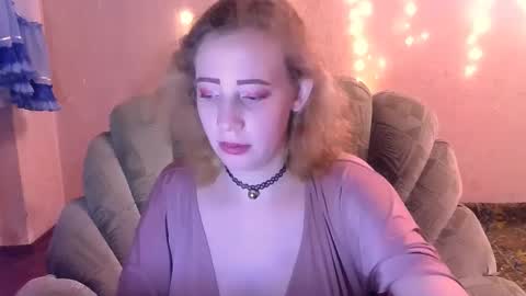 Snapshot of mel_mellie chatting on 5, 2, 2025 Mel Mellie online show from 5, 2, 2025