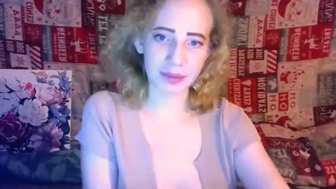 Snapshot of mel_mellie chatting on 5, 3, 2025 Mel Mellie online show from 5, 3, 2025