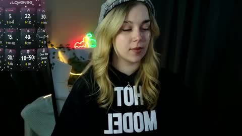 Snapshot of mel_nelson chatting on 22, 5, 2026 Mel online show from 22, 5, 2026