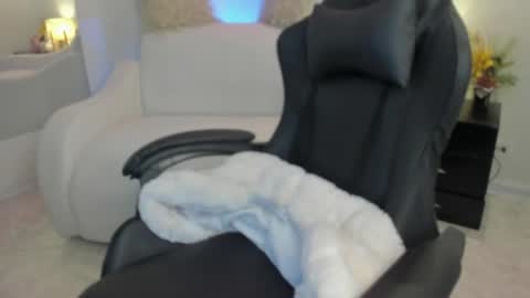 melan_owen online show from 7, 5, 2026
