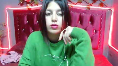 Snapshot of melani_cute01 chatting on 5, 2, 2025 melani_cute01 online show from 5, 2, 2025