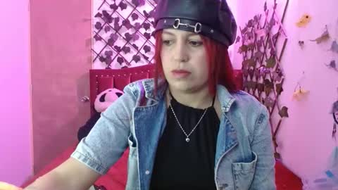 Snapshot of melani_cute01 chatting on 11, 11, 2025 melani_cute01 online show from 11, 11, 2025
