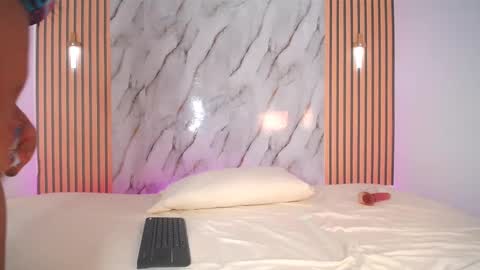 Melani eli online show from 10, 10, 2025