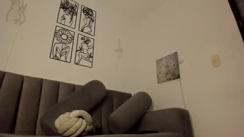 melani greyy online show from 4, 2, 2025