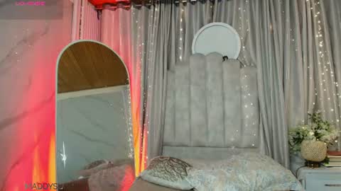 Melani sunny online show from 25, 6, 2026