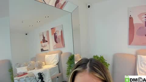 Snapshot of melanie__5 chatting on 28, 1, 2025 Melanie Baez online show from 28, 1, 2025