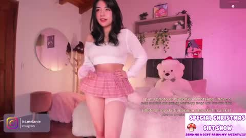 Snapshot of melanie_owo chatting on 10, 12, 2024 Melanie online show from 10, 12, 2024