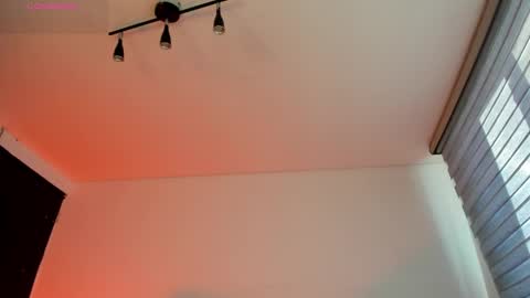 Melanie roux  online show from 9, 5, 2026
