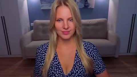 Snapshot of melaniebennett chatting on 11, 7, 2026 Melanie Bennett online show from 11, 7, 2026