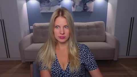 Snapshot of melaniebennett chatting on 25, 7, 2026 Melanie Bennett online show from 25, 7, 2026