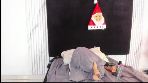 Melaniecooper online show from 16, 12, 2024