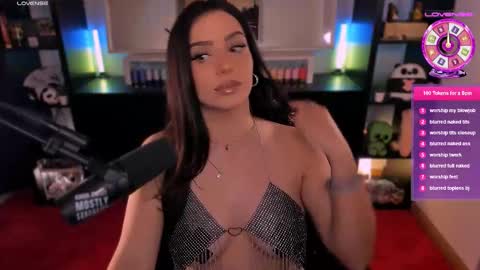 Melanie  online show from 30, 11, 2025