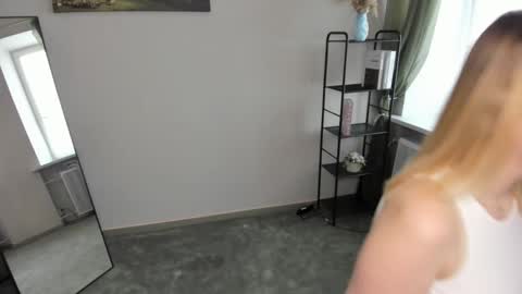 Snapshot of melanil_lens chatting on 15, 3, 2026 Sophy online show from 15, 3, 2026