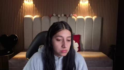 melanny_petite online show from 19, 7, 2026