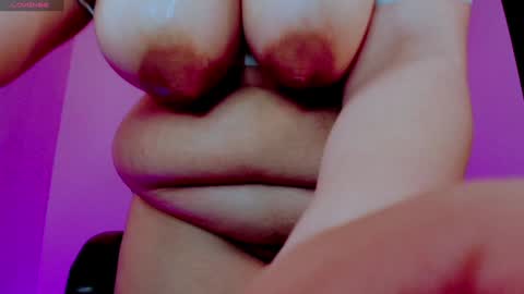 Snapshot of meleys_1 chatting on 4, 1, 2025 amelia online show from 4, 1, 2025