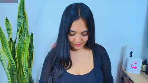    Independent model online show from 28, 4, 2026