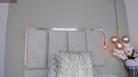 Snapshot of meli_mell chatting on 12, 7, 2026 Meli online show from 12, 7, 2026