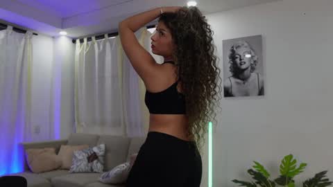 Snapshot of melina_smith1 chatting on 17, 1, 2025 MelinaSmith online show from 17, 1, 2025