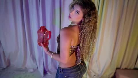 MelinaSmith  online show from 19, 5, 2026