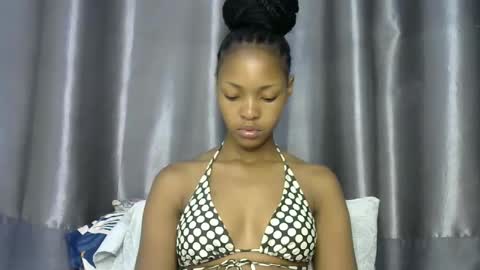 Snapshot of melissah_hot chatting on 2, 12, 2025 melissah_hot online show from 2, 12, 2025