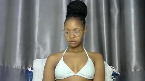 Snapshot of melissah_hot chatting on 4, 12, 2025 melissah_hot online show from 4, 12, 2025