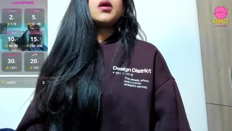 Snapshot of mellanie33 chatting on 25, 11, 2025 mellanie online show from 25, 11, 2025